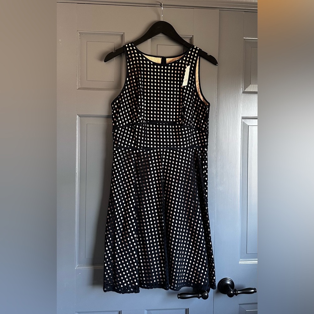 Polka Dot Sleeveless Dress - Black and Tan
Ann Taylor Loft Size 6